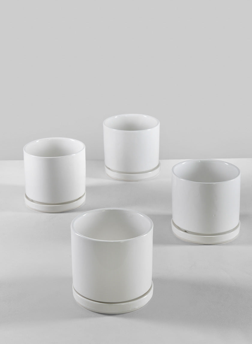 Pot d'intérieur en céramique blanc Odense de 11,4 cm de haut avec soucoupe