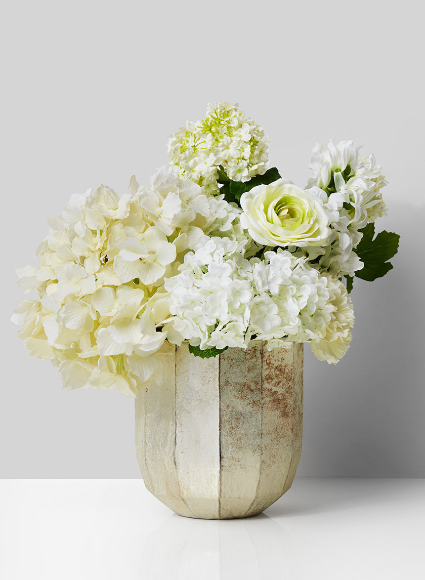 Vase en verre facetté de 15 cm de haut, couleur perle et rouille
